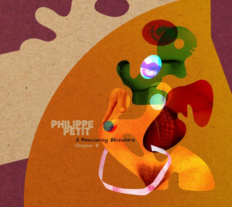 Une stratos sculpture architecturale intégrée harmonieusement à un bâtiment moderne, jouant sur la superposition des formes et la réflexion lumineuse